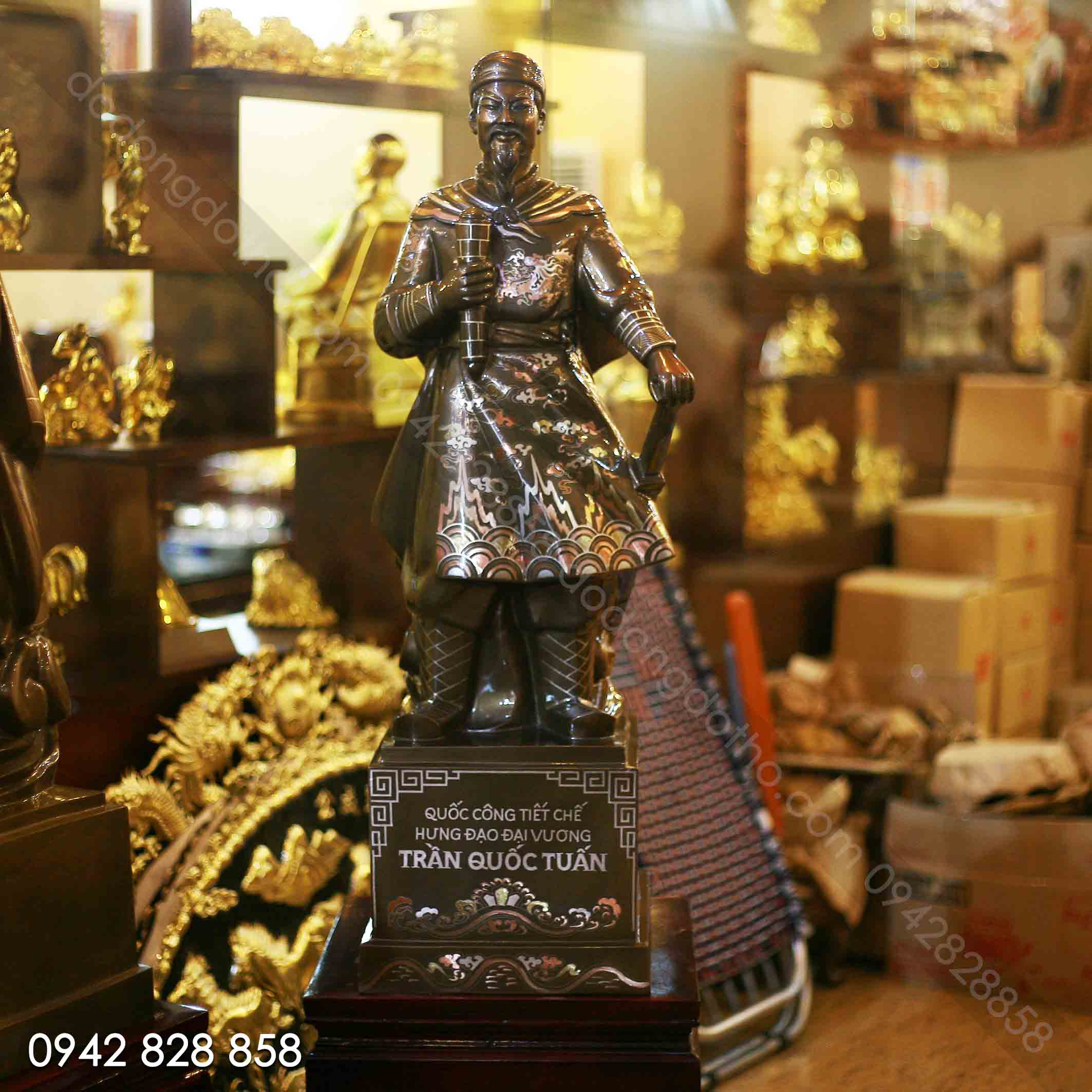 TƯỢNG TRẦN HƯNG ĐẠO 90CM